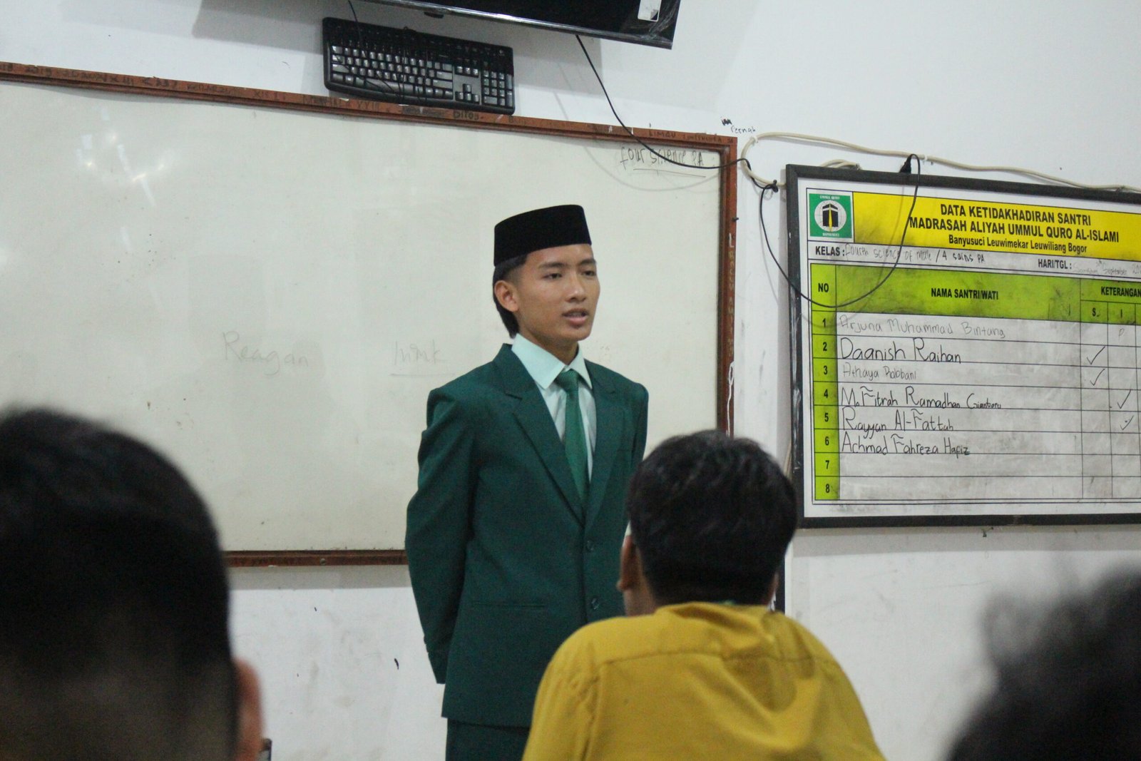Praktik Presentasi Pidato Santri Kelas 6 Buka Rangkaian Kegiatan Niha’i