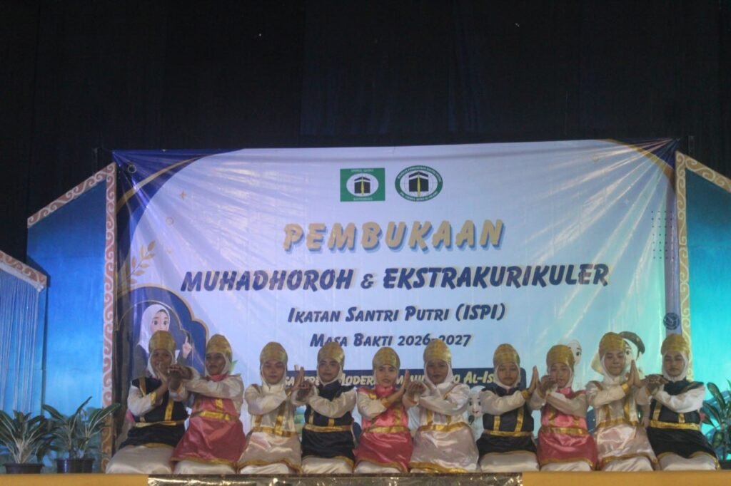 Semarak Pembukaan Muhadharah dan Ekstrakurikuler Santriwati di GSG