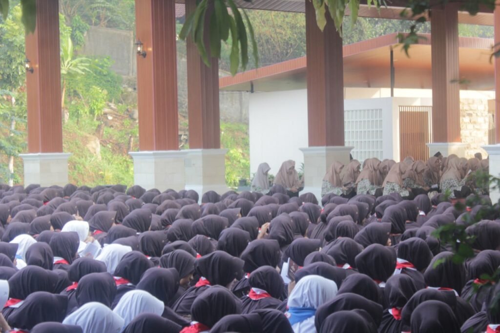 Pimpinan Pesantren Berikan Nasihat Menjelang Pelaksanaan Ujian Tengah Semester Gasal