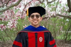 Alumni Pesantren Modern Ummul Quro Al-Islami : Aziz Awaludin Raih Dr. Carolyn Kelley Dissertation Award dari UW-Madison