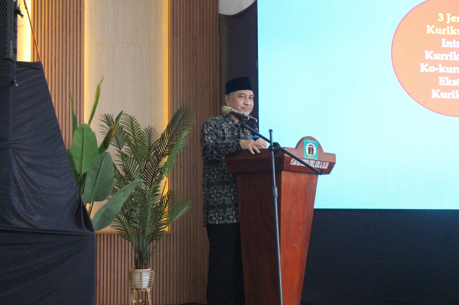 Apa Rahasia Keberlangsungan Sistem Pendidikan Pondok Modern Selama Satu Abad?